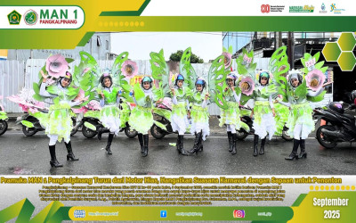 Pramuka MAN 1 Pangkalpinang Turun dari Motor Hias, Hangatkan Suasana Karnaval dengan Sapaan untuk Penonton
